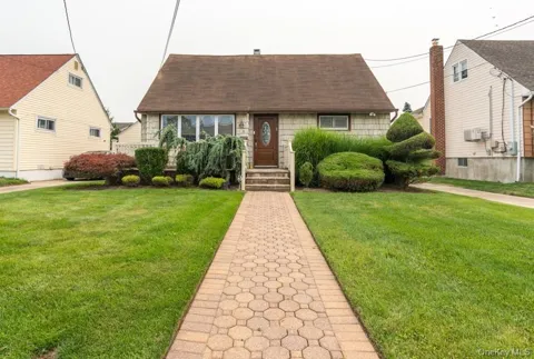 81 Montgomery Avenue