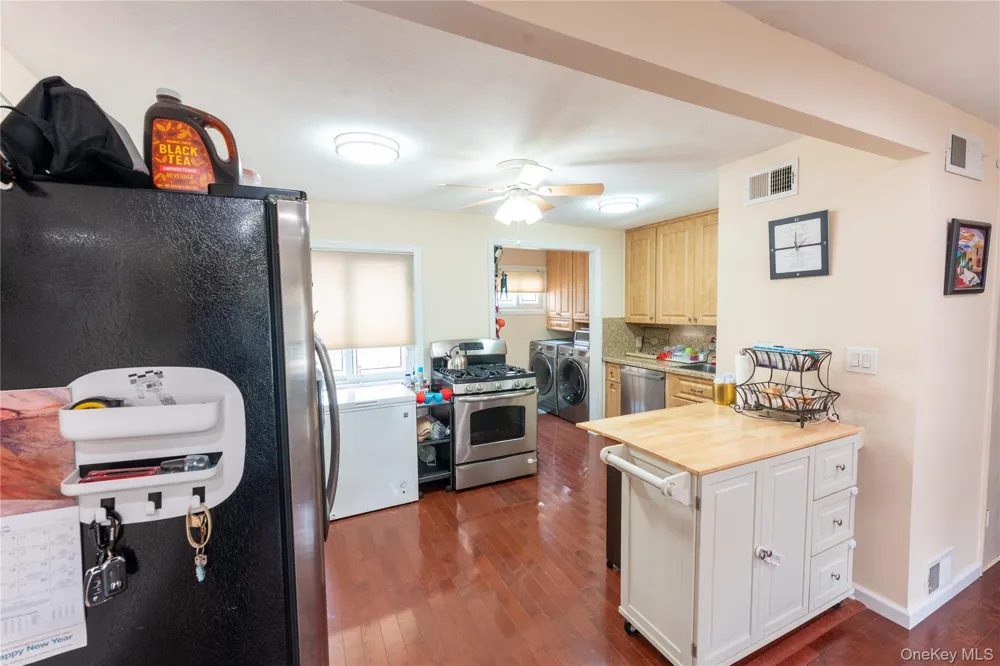 81 Montgomery Avenue Oceanside, NY 11572