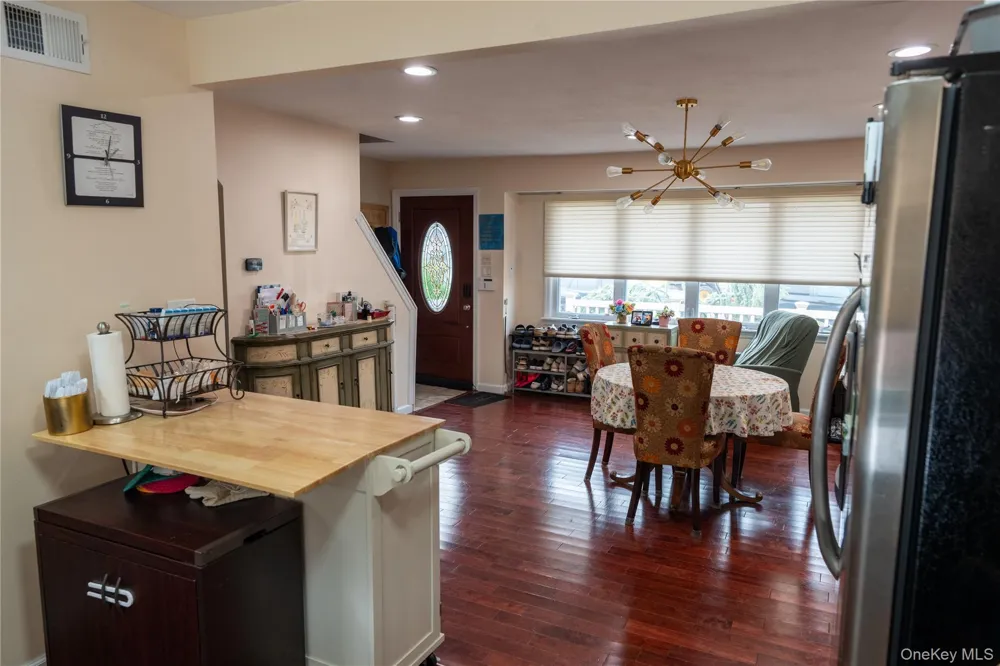81 Montgomery Avenue Oceanside, NY 11572