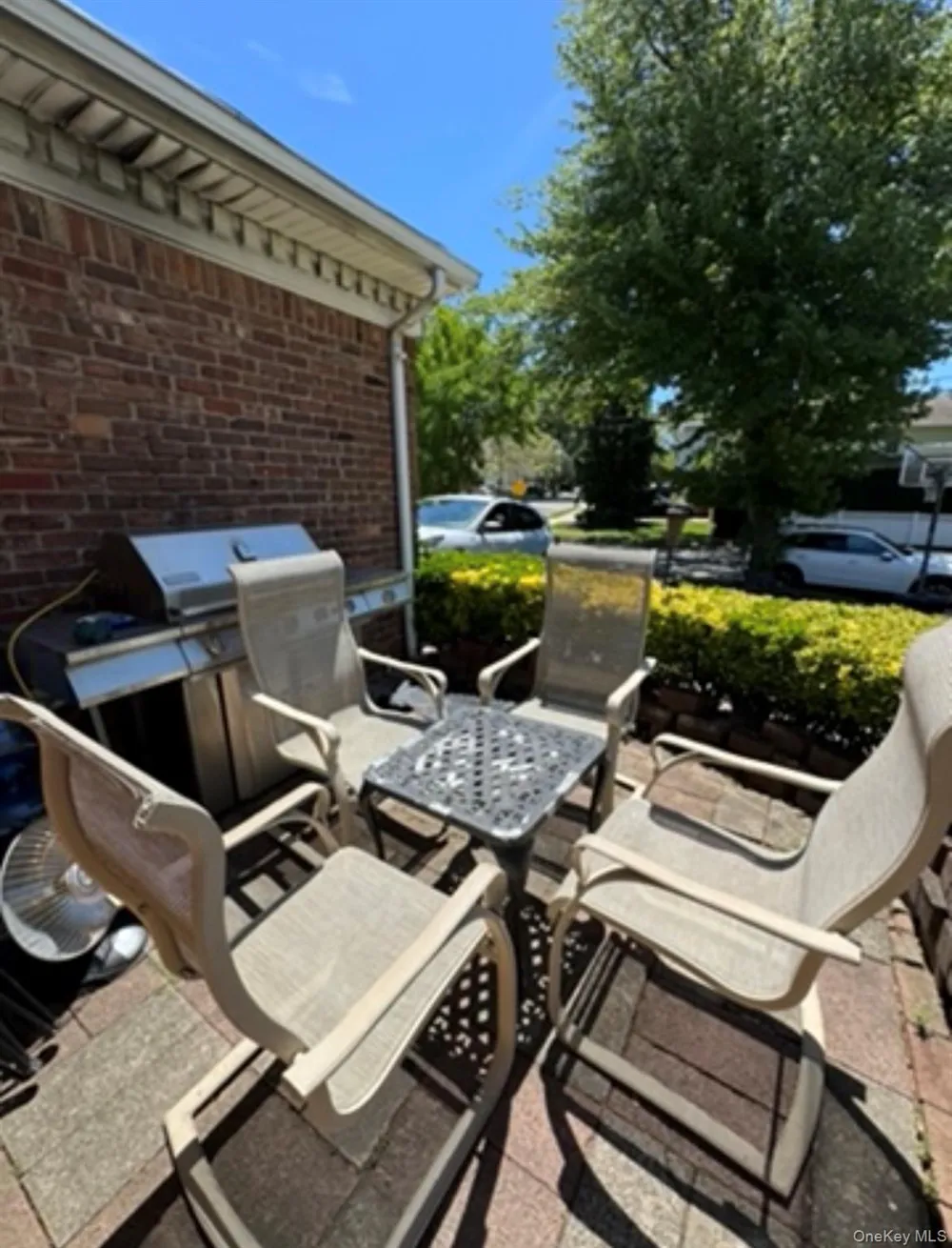 1498 Kew Avenue Hewlett, NY 11557