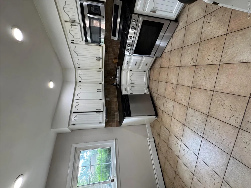 1498 Kew Avenue Hewlett, NY 11557