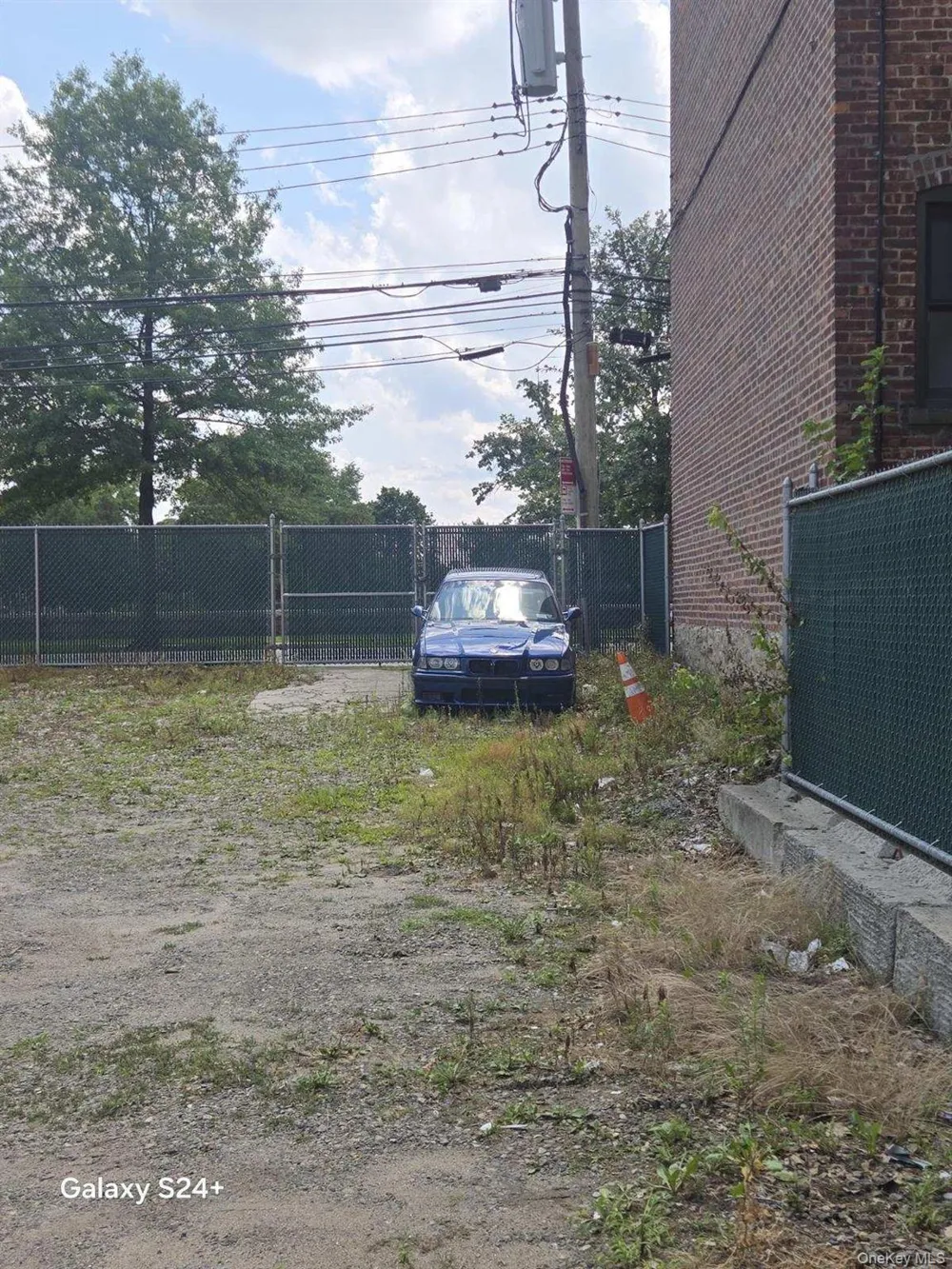 127 E 233rd Street Bronx, NY 10470