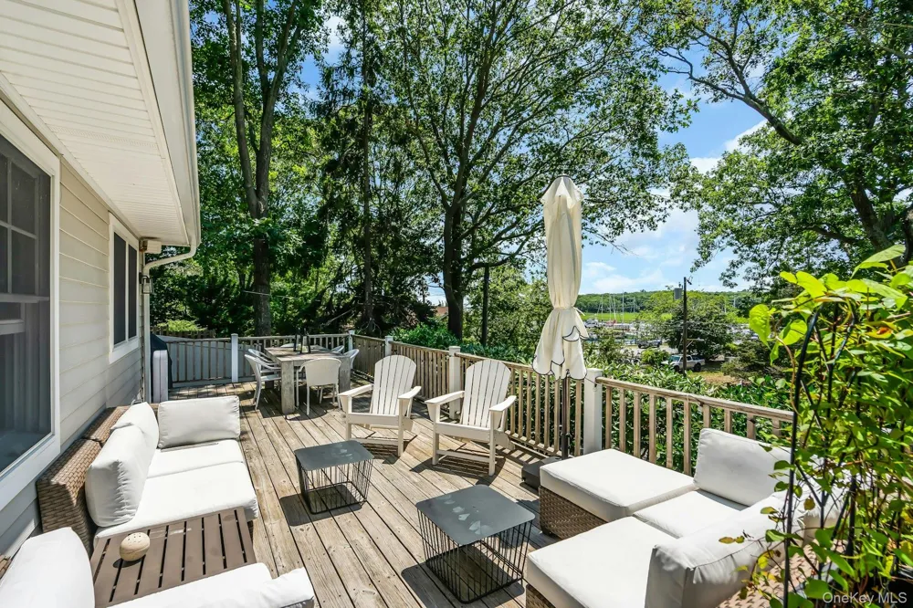 2705 W Creek Avenue Cutchogue, NY 11935