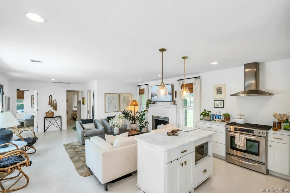 2705 W Creek Avenue Cutchogue, NY 11935
