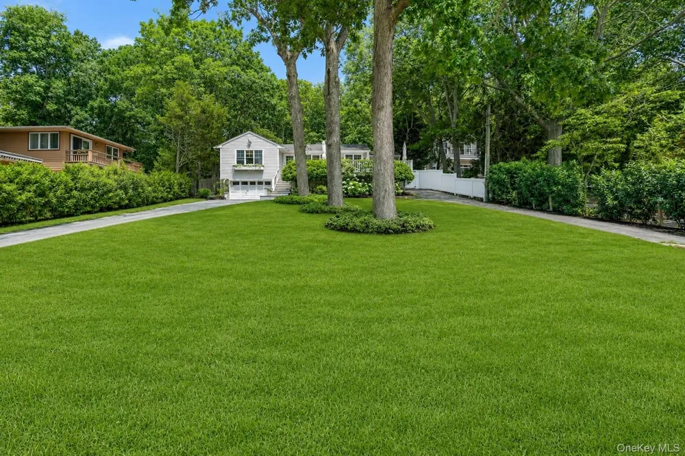 2705 W Creek Avenue Cutchogue, NY 11935