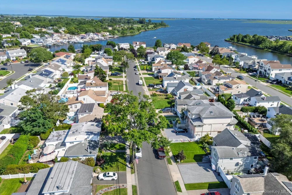 3495 Bayfield Boulevard Oceanside, NY 11572