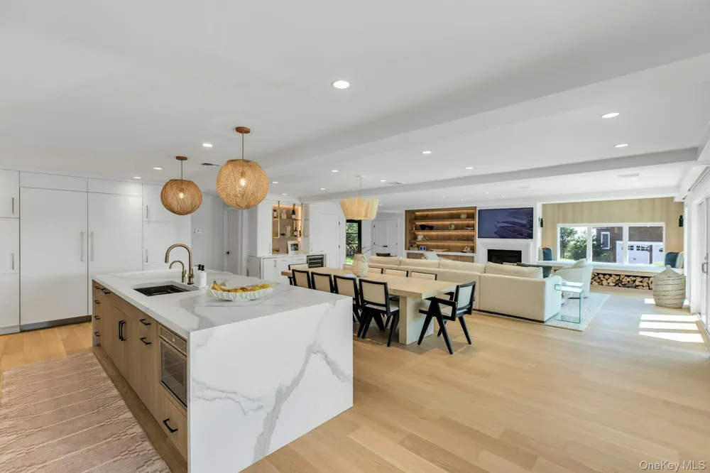 29 Tiana Circle Hampton Bays, NY 11946