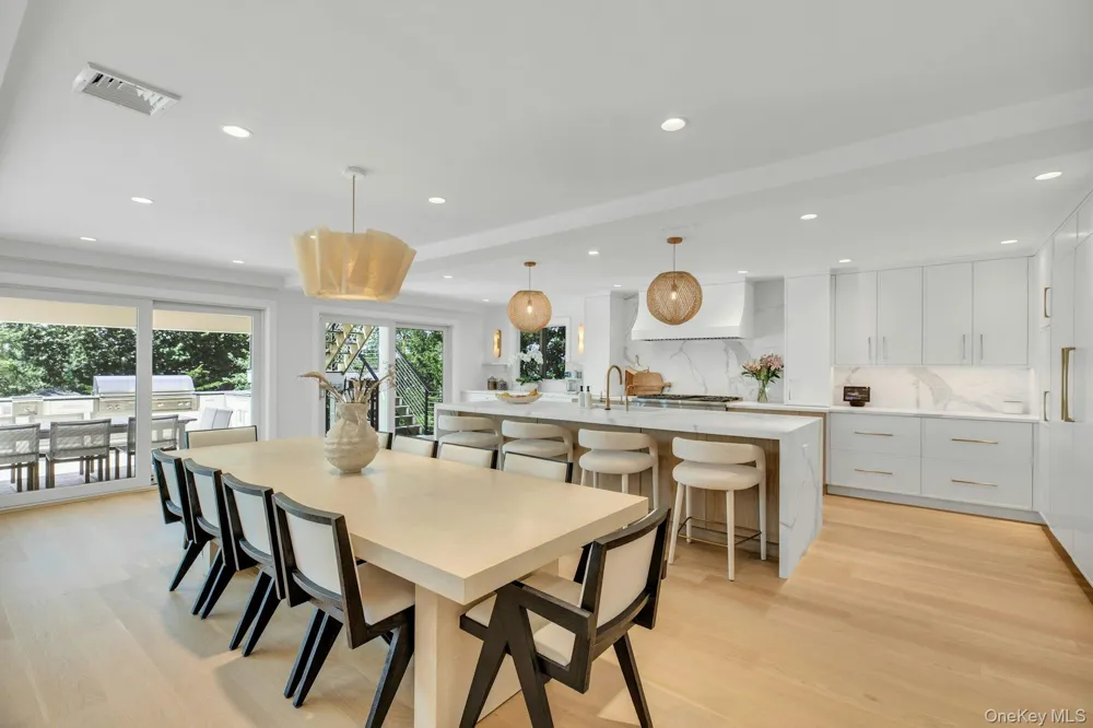 29 Tiana Circle Hampton Bays, NY 11946