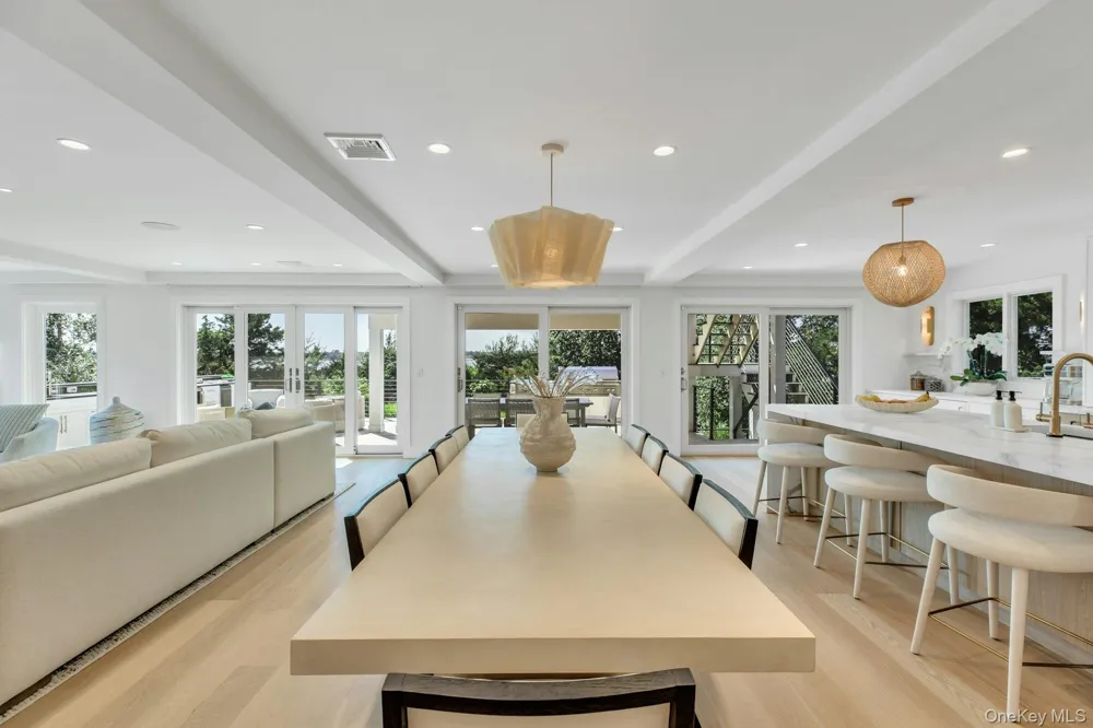 29 Tiana Circle Hampton Bays, NY 11946