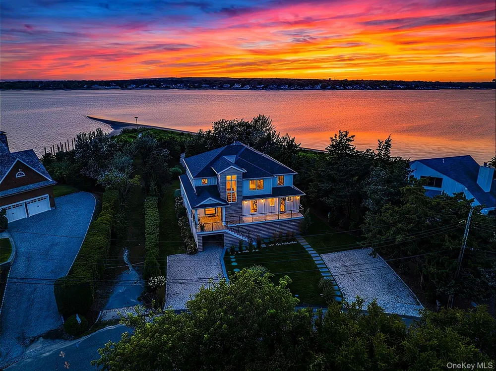 29 Tiana Circle Hampton Bays, NY 11946