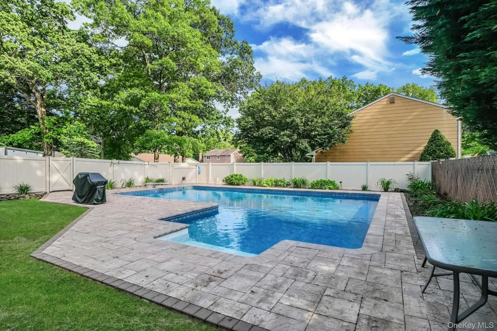 26 Heritage Place S Nesconset, NY 11767