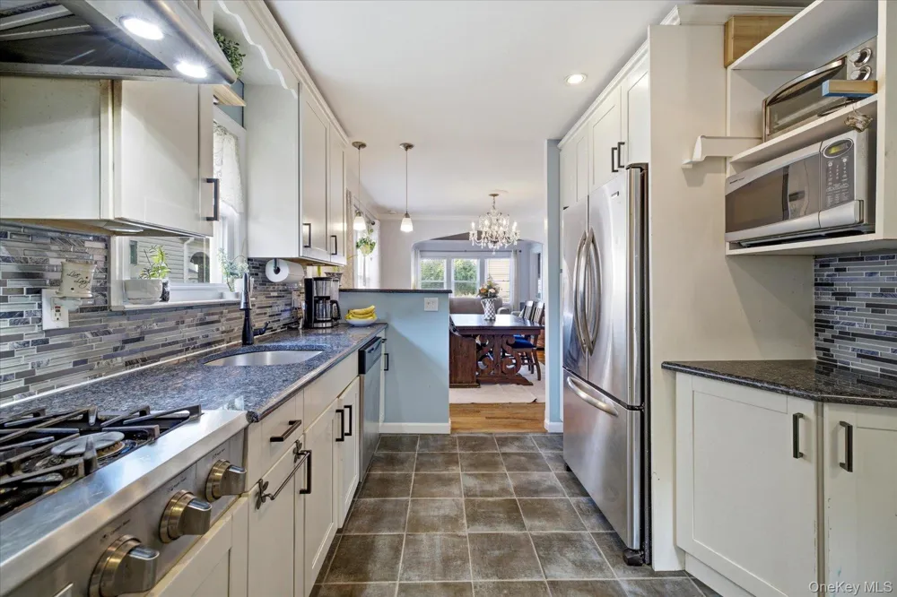 43 Devon Street Malverne, NY 11565