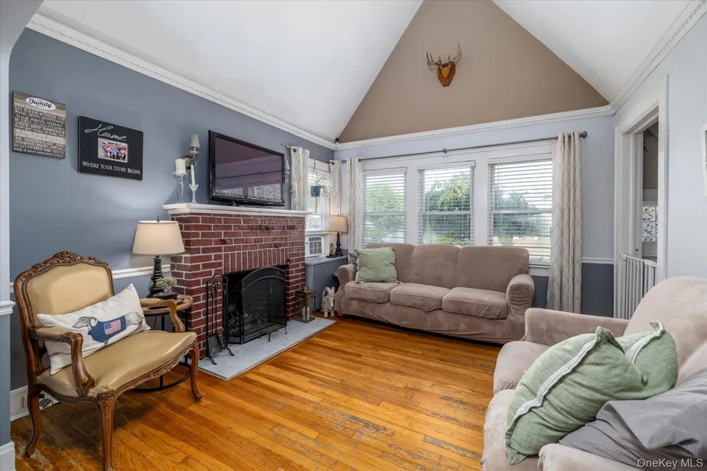 43 Devon Street Malverne, NY 11565