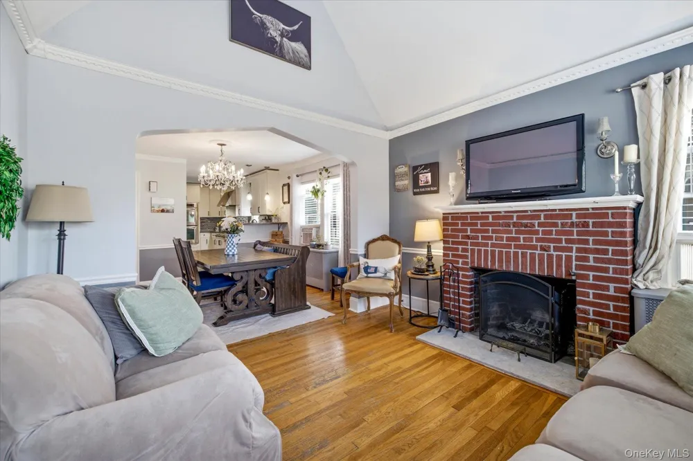 43 Devon Street Malverne, NY 11565
