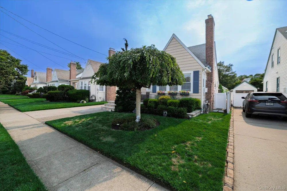 43 Devon Street Malverne, NY 11565