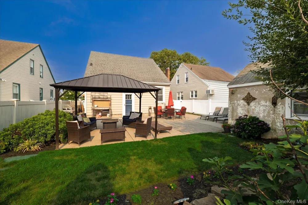 43 Devon Street Malverne, NY 11565
