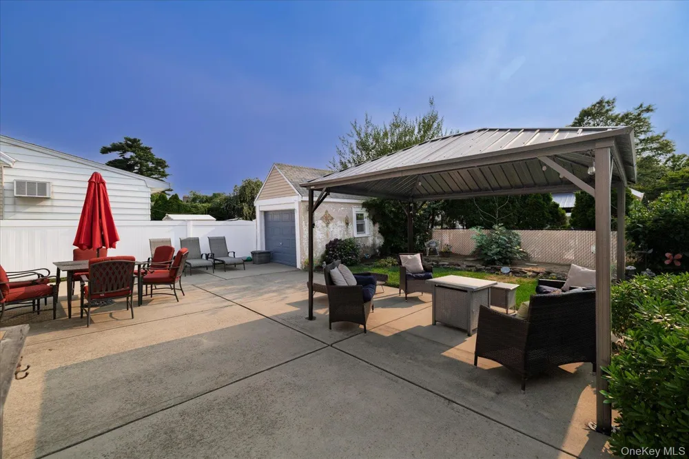 43 Devon Street Malverne, NY 11565