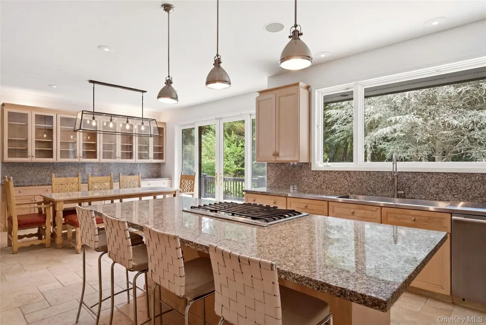 3 Rock Hill Lane Brookville, NY 11545