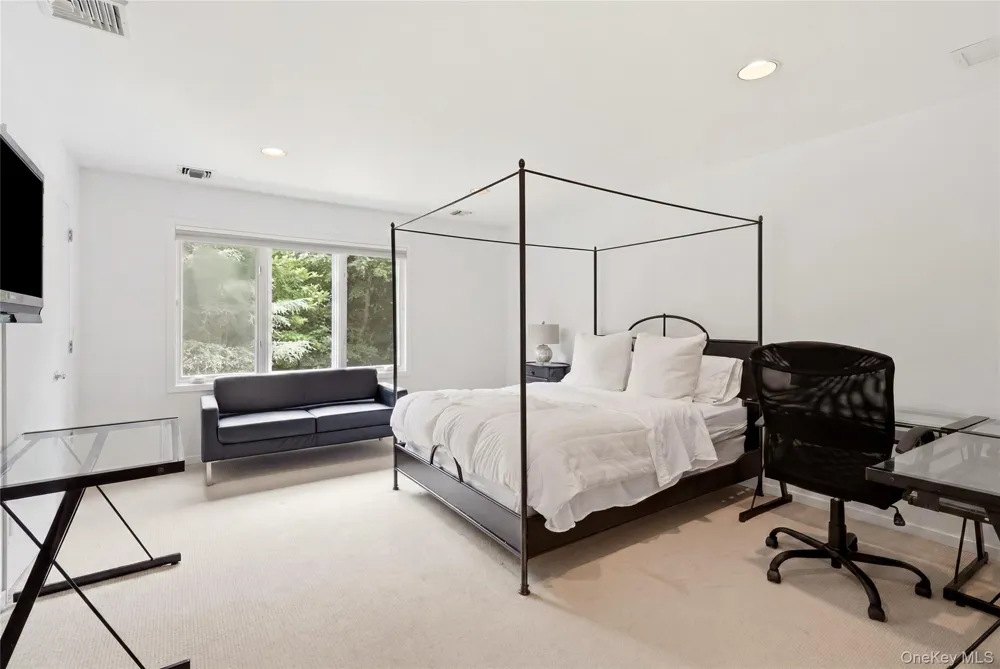 3 Rock Hill Lane Brookville, NY 11545