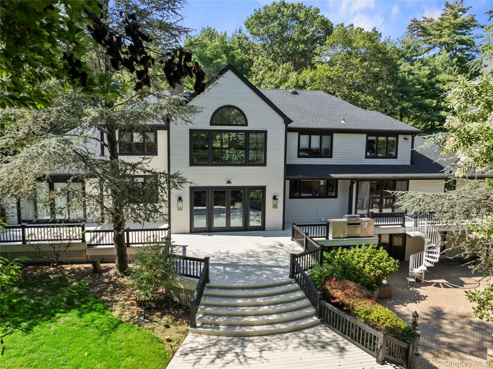 3 Rock Hill Lane Brookville, NY 11545