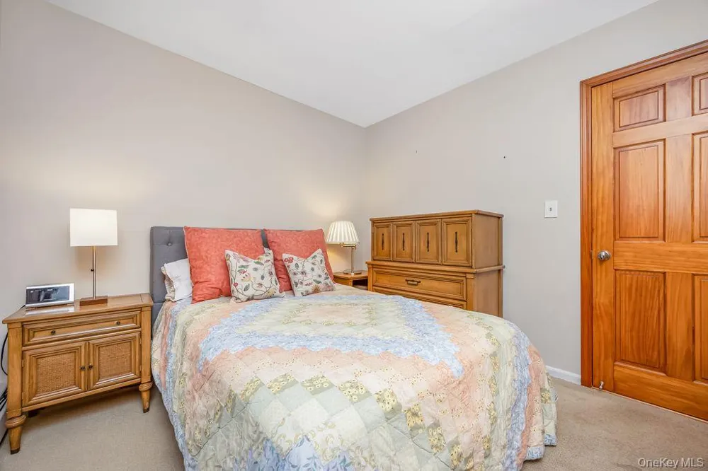 67 Cedar Place Floral Park, NY 11001