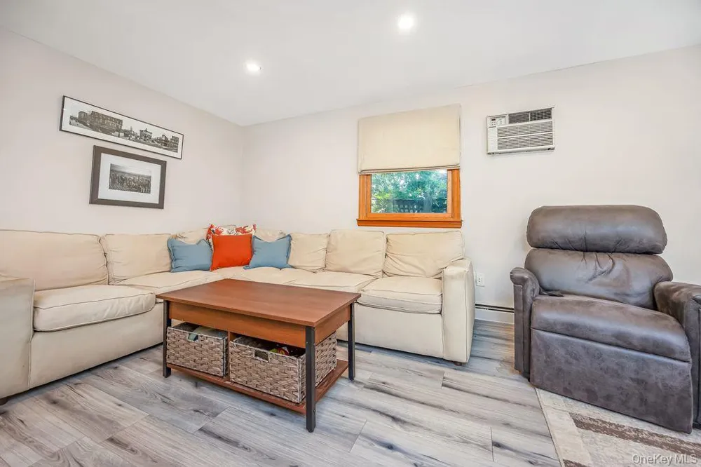 67 Cedar Place Floral Park, NY 11001