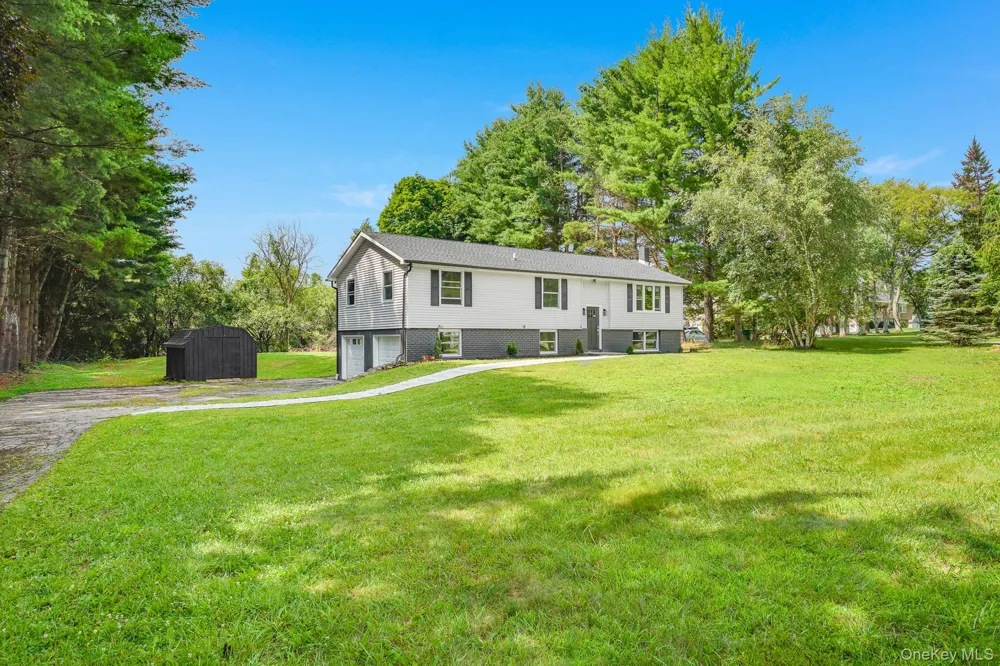 36 Bronson Road Poughquag, NY 12570