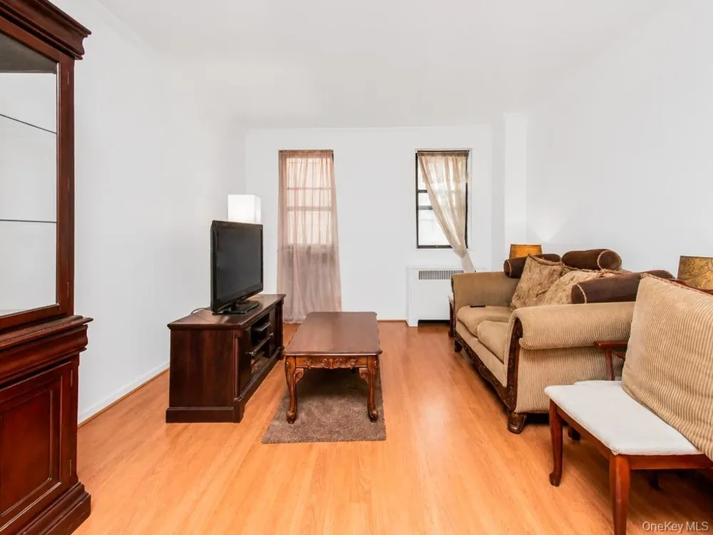306 E Mosholu Parkway S #4F Bronx, NY 10458