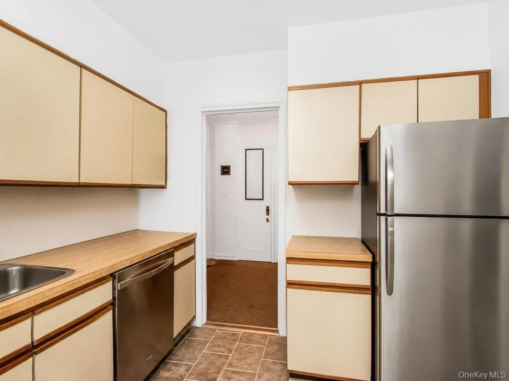 306 E Mosholu Parkway S #4F Bronx, NY 10458