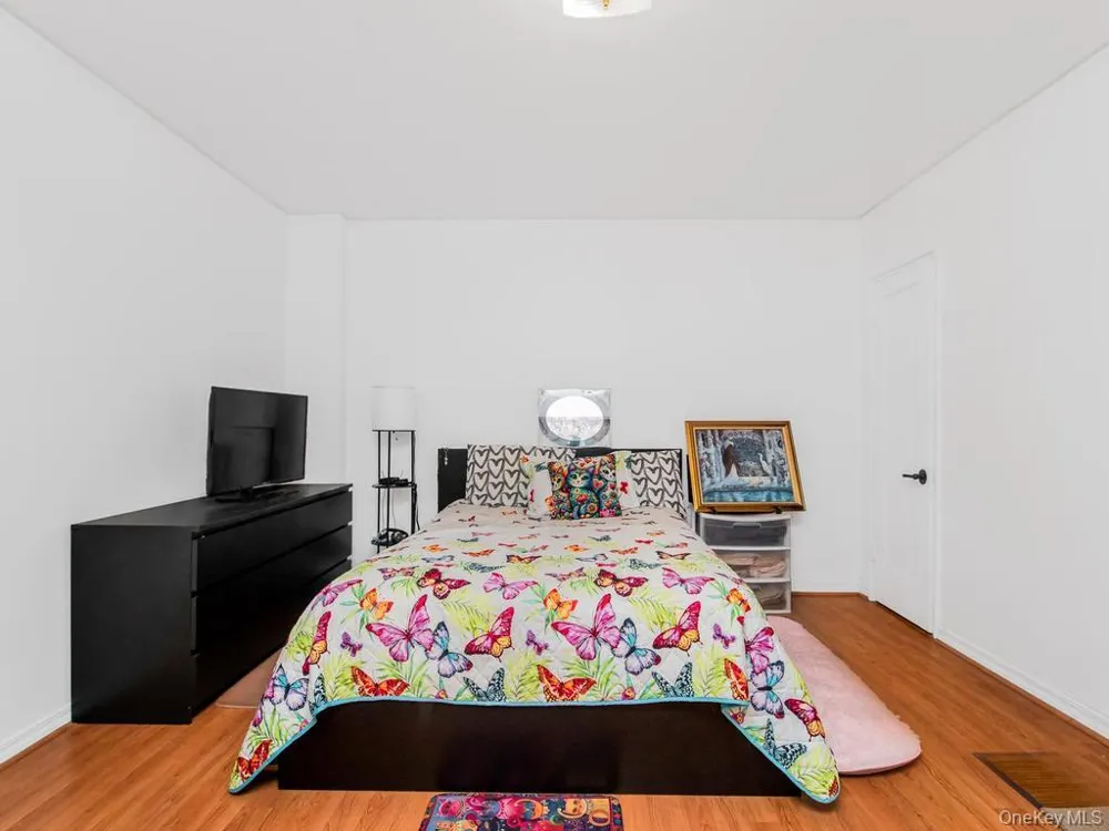 306 E Mosholu Parkway S #4F Bronx, NY 10458