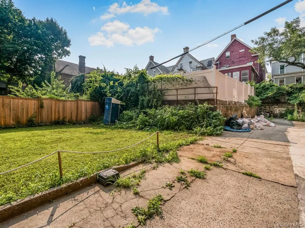 306 E Mosholu Parkway S #4F Bronx, NY 10458