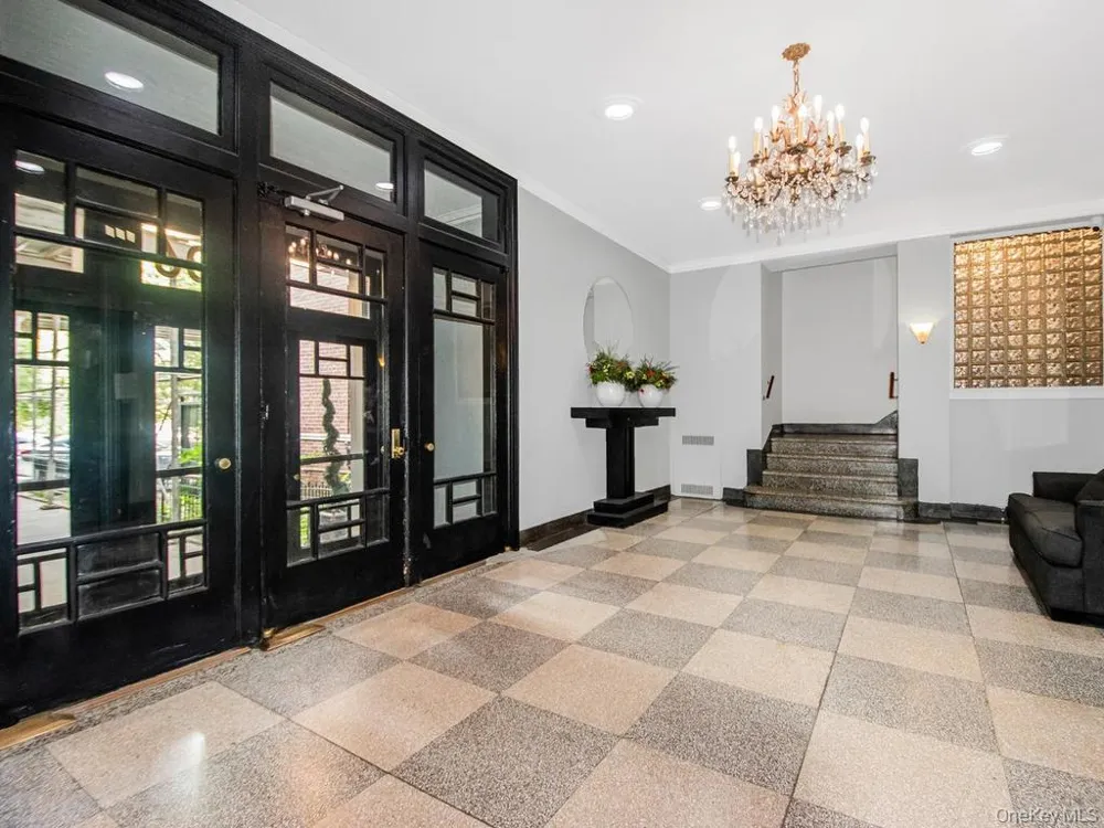 306 E Mosholu Parkway S #4F Bronx, NY 10458