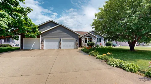 1906 Greenwood Drive