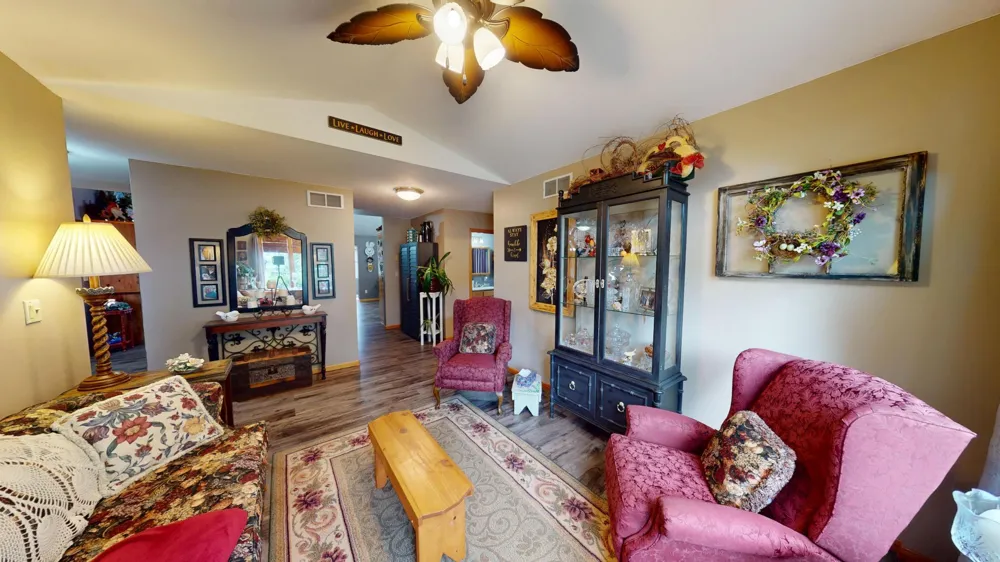 1906 Greenwood Drive Albert Lea, MN 56007