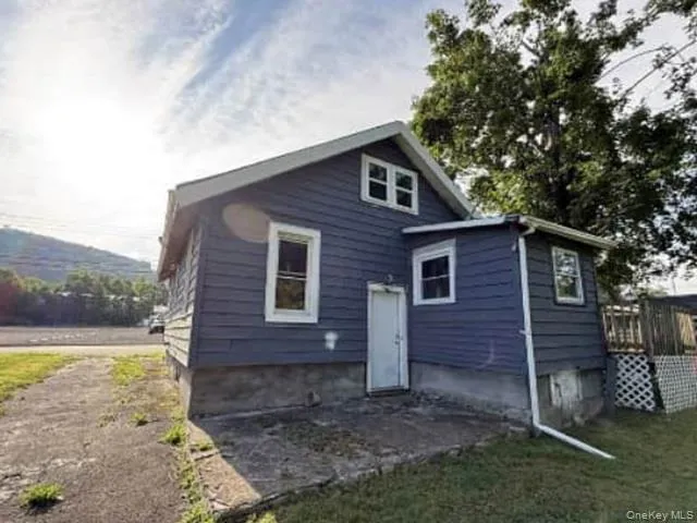 23 Travis Ave Binghamton, NY 13904
