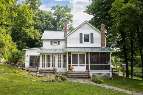 390 Water Street Road