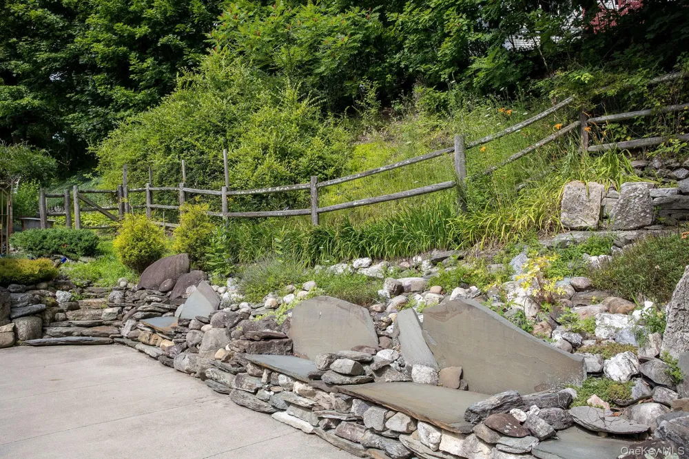 390 Water Street Road Hudson, NY 12534