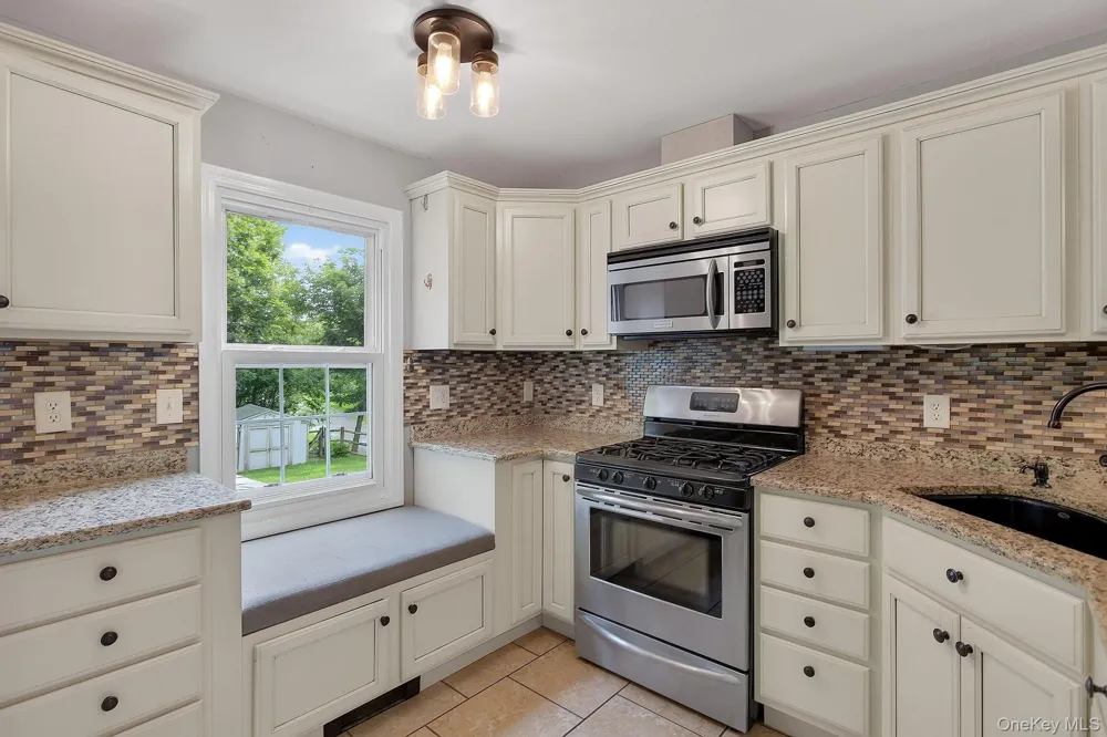 390 Water Street Road Hudson, NY 12534