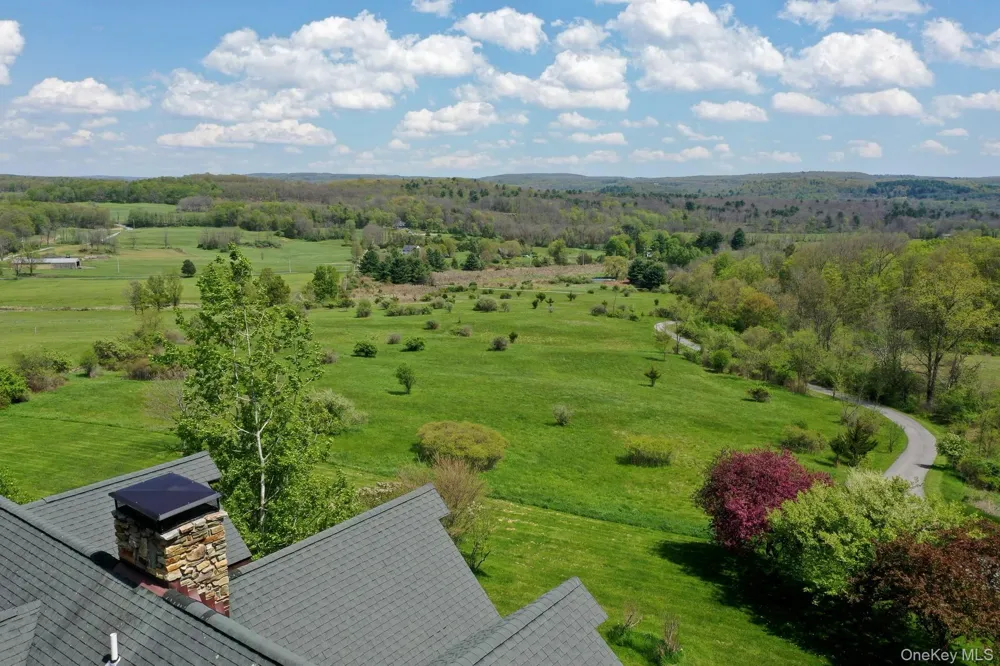 53 Market Lane Clinton Corners, NY 12514