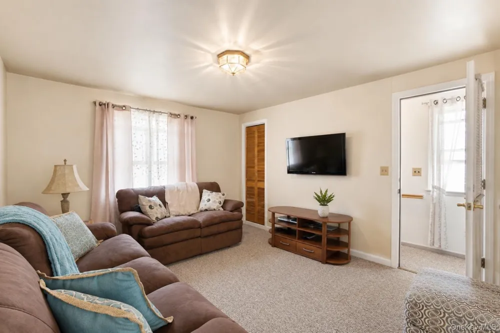 77 Driving Park Avenue Lynbrook, NY 11563