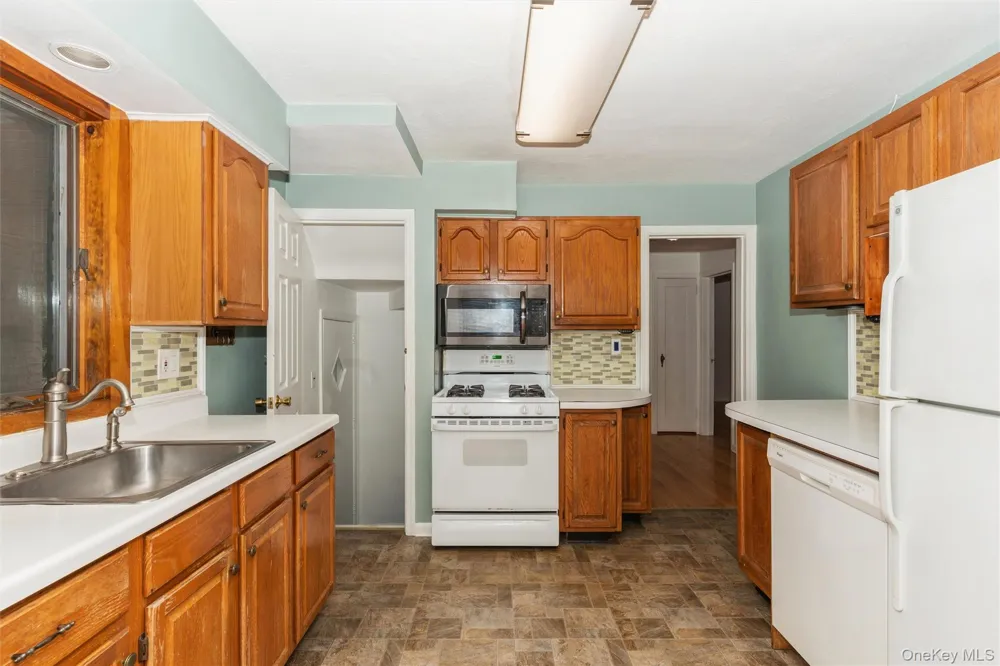 1493 New Hyde Park Drive New Hyde Park, NY 11040