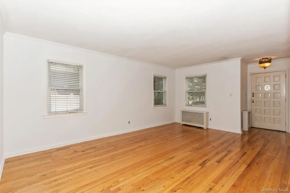 1493 New Hyde Park Drive New Hyde Park, NY 11040