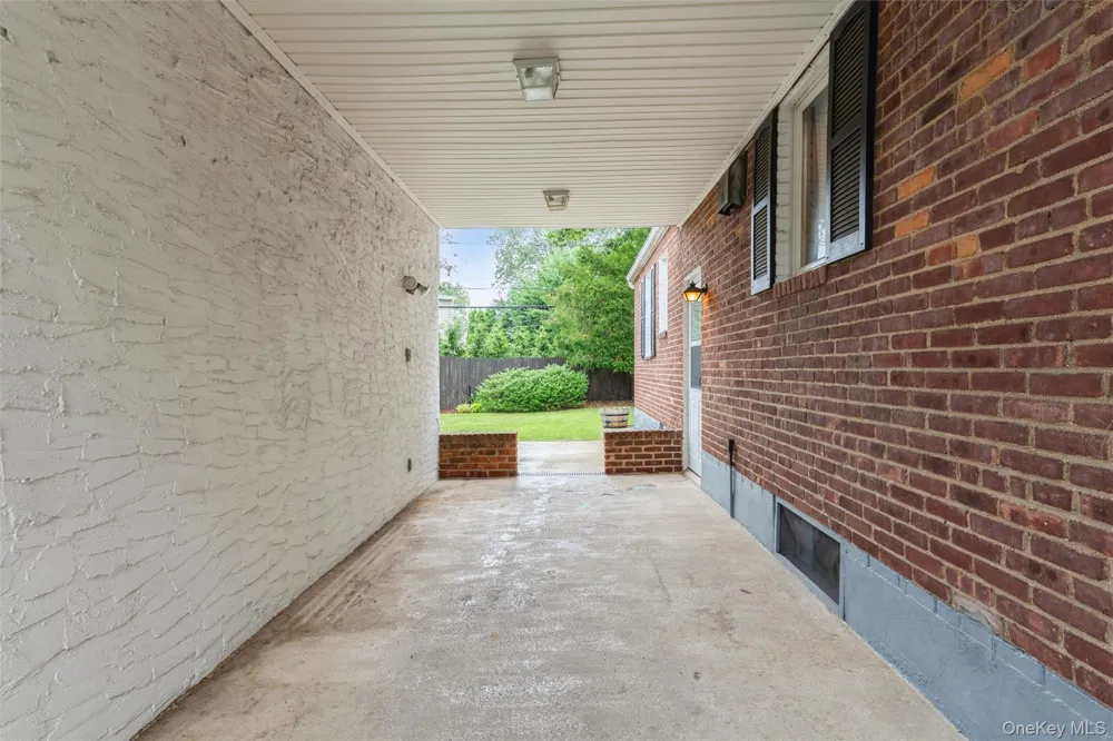 1493 New Hyde Park Drive New Hyde Park, NY 11040