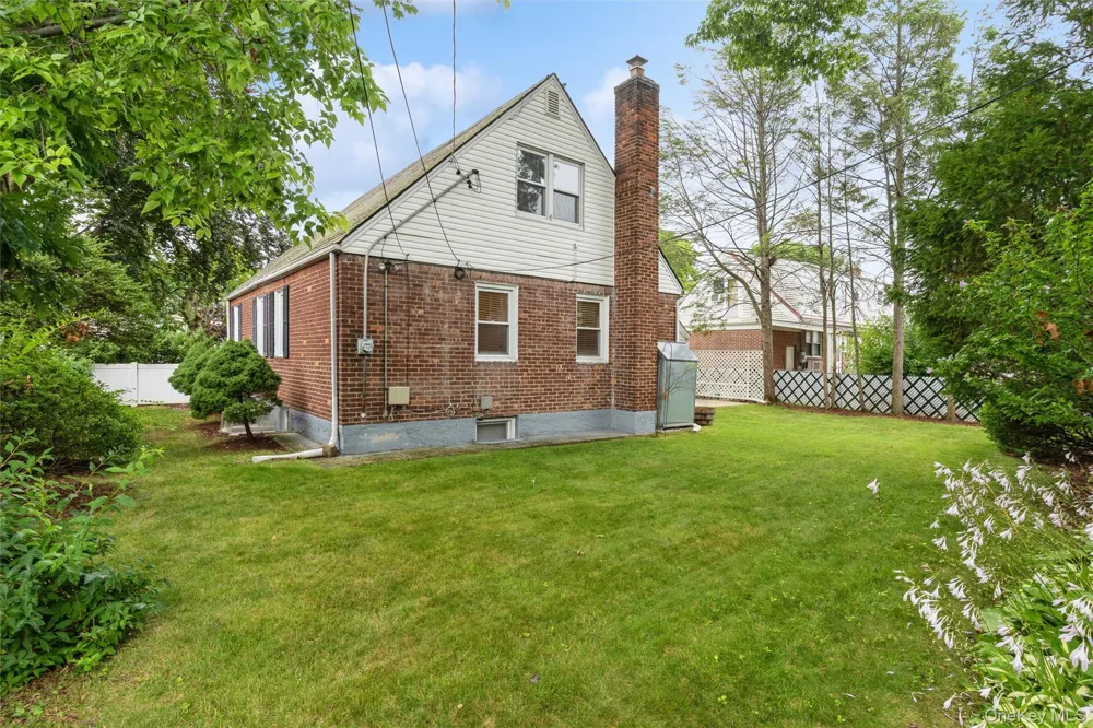 1493 New Hyde Park Drive New Hyde Park, NY 11040