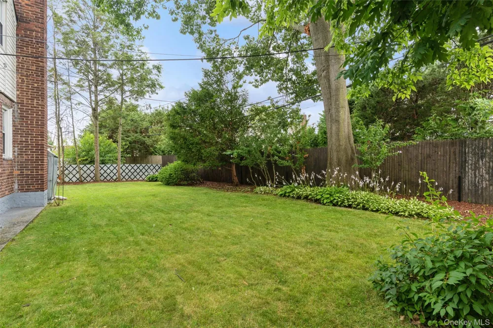 1493 New Hyde Park Drive New Hyde Park, NY 11040