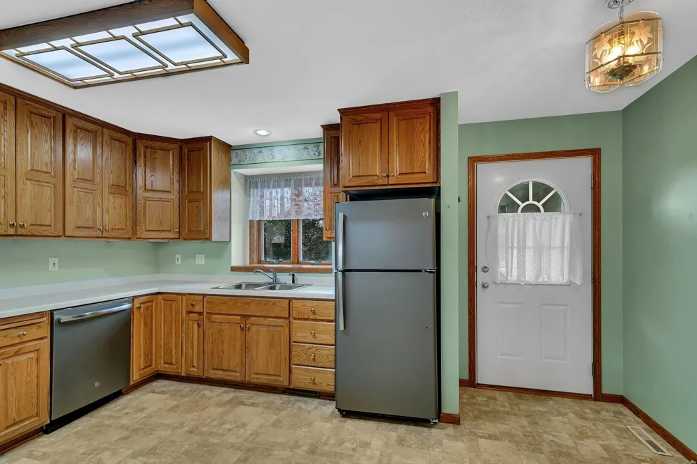 703 2nd Avenue NE Melrose, MN 56352
