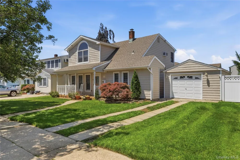19 Tower Lane Levittown, NY 11756