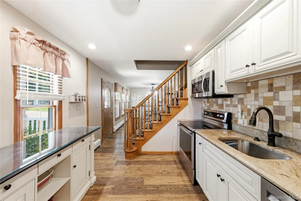 19 Tower Lane Levittown, NY 11756
