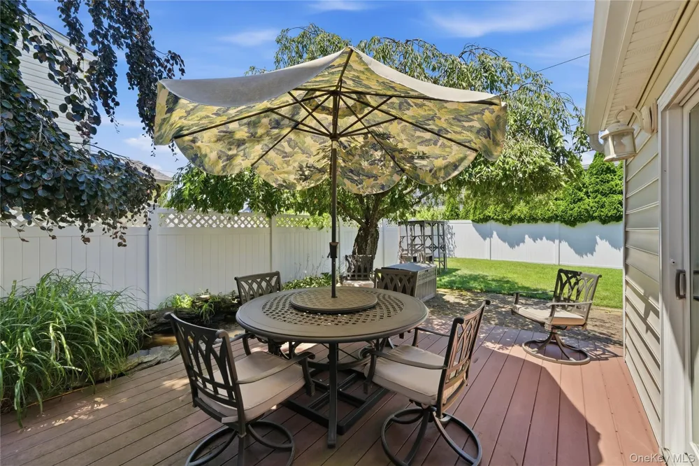 19 Tower Lane Levittown, NY 11756