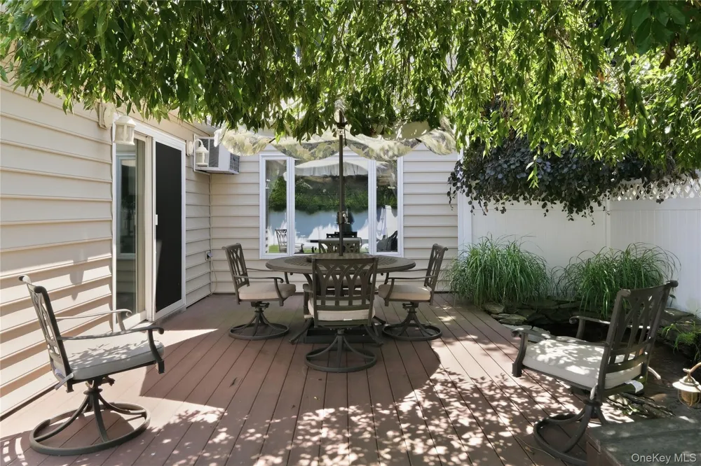 19 Tower Lane Levittown, NY 11756